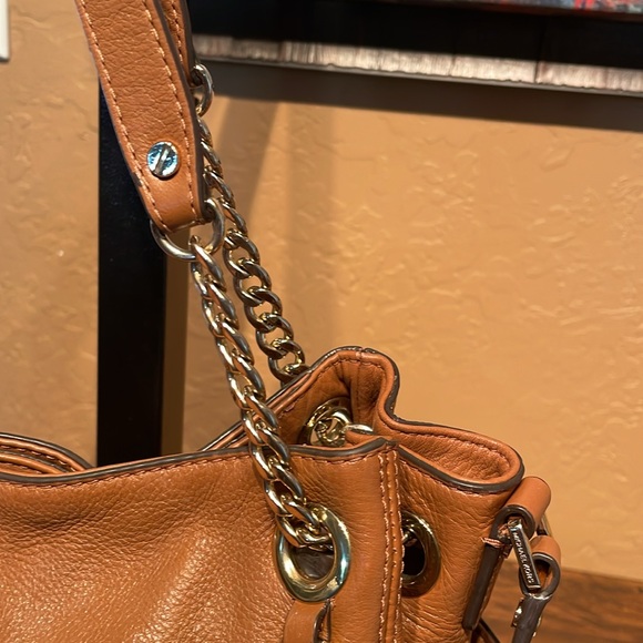 Michael Kors Brown Pebbled Leather Shoulder/Crossbody Bag EUC w/dust bag - Picture 5 of 14